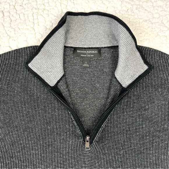 Banana Republic Premium Luxe Yarn Men's Size L Black 1/4 Zip Pullover Sweater - Picture 3 of 5
